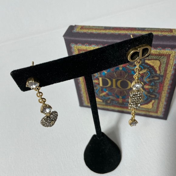 Dior Gold CD Dangle Earrings - Picture 3 of 3
